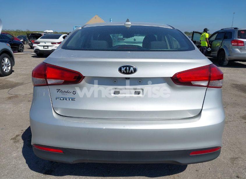 Photo 16 of 2018 Kia Forte LX (VIN 3KPFL4A78JE197013)