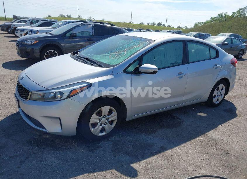 Photo 2 of 2018 Kia Forte LX (VIN 3KPFL4A78JE197013)