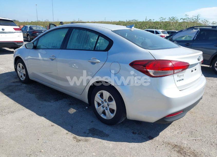 Photo 3 of 2018 Kia Forte LX (VIN 3KPFL4A78JE197013)