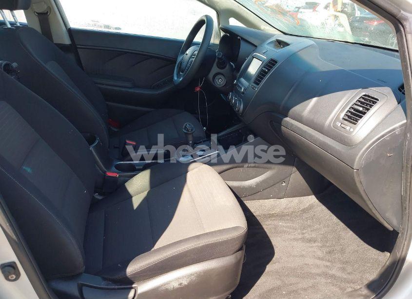 Photo 5 of 2018 Kia Forte LX (VIN 3KPFL4A78JE197013)