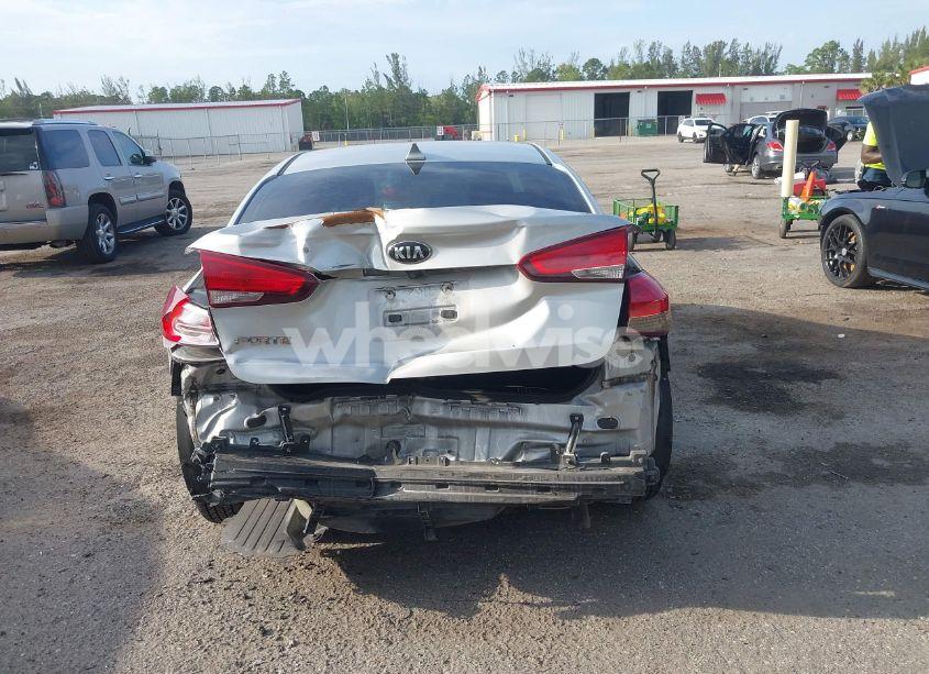 Photo 16 of 2018 Kia Forte LX (VIN 3KPFL4A78JE212500)