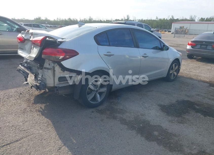 Photo 4 of 2018 Kia Forte LX (VIN 3KPFL4A78JE212500)