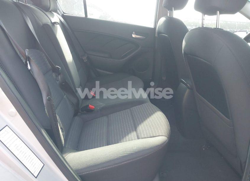 Photo 8 of 2018 Kia Forte LX (VIN 3KPFL4A78JE212500)