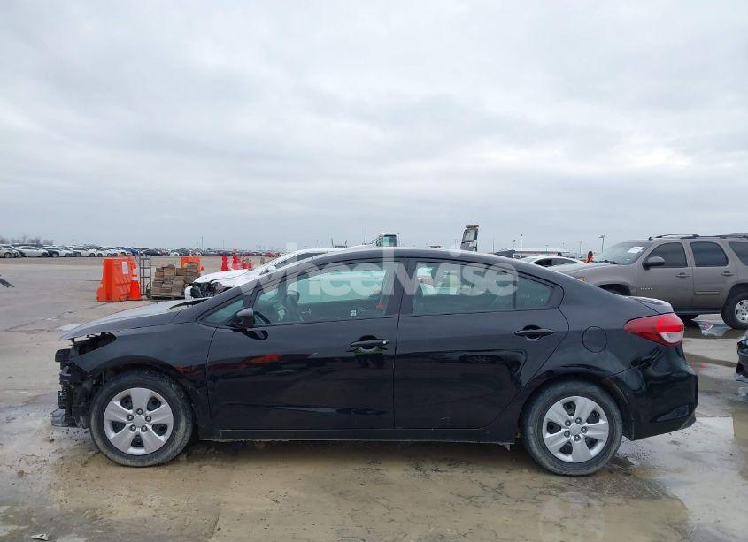 Photo 15 of 2018 Kia Forte LX (VIN 3KPFL4A78JE277976)