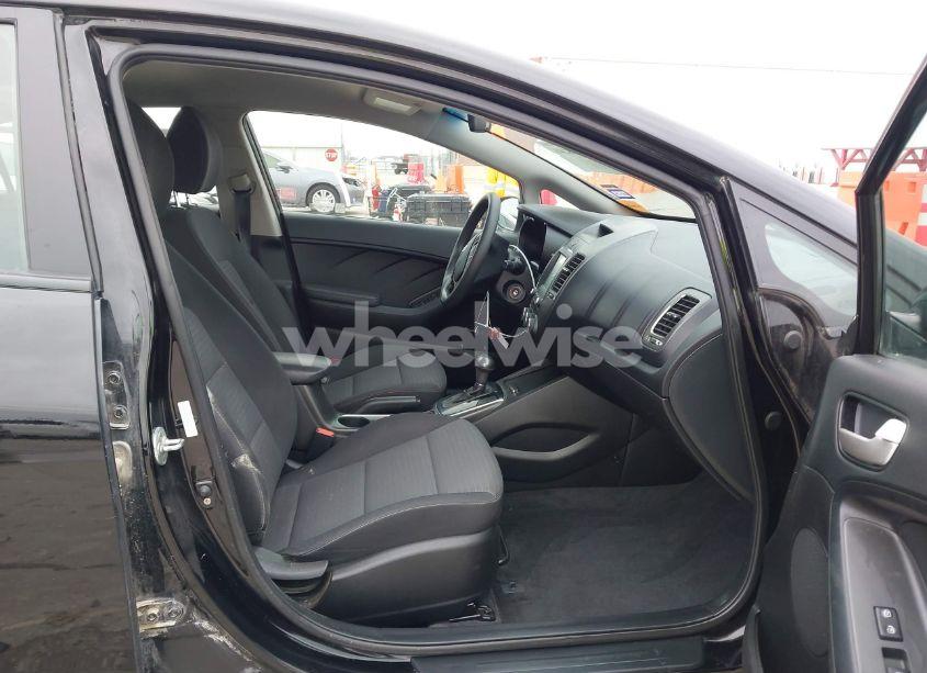 Photo 5 of 2018 Kia Forte LX (VIN 3KPFL4A78JE277976)