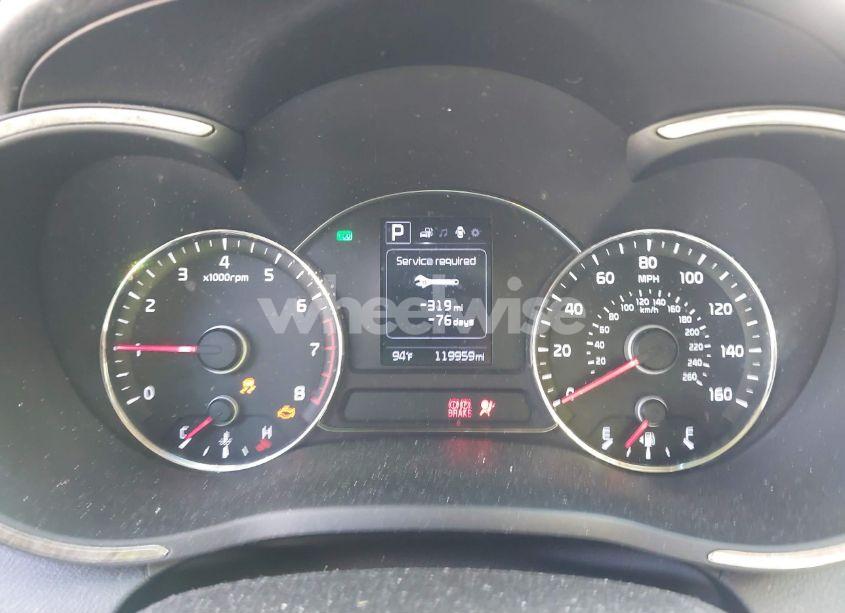 Photo 7 of 2017 Kia Forte S (VIN 3KPFL4A79HE025499)