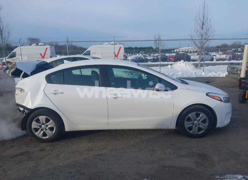 Photo 13 of 2017 Kia Forte LX (VIN 3KPFL4A79HE081555)