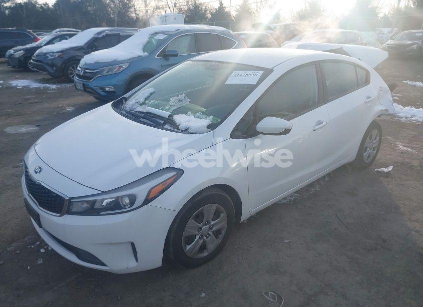 Photo 2 of 2017 Kia Forte LX (VIN 3KPFL4A79HE081555)