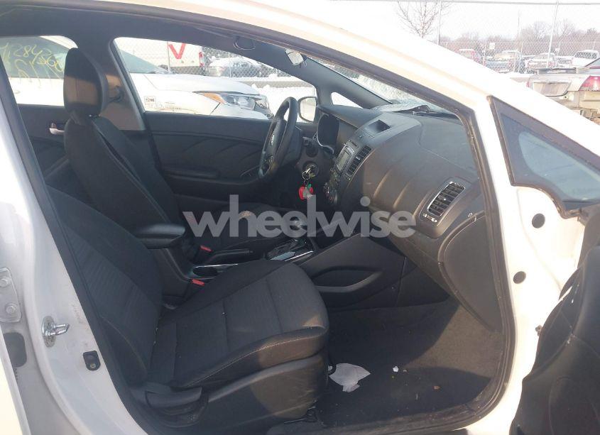 Photo 5 of 2017 Kia Forte LX (VIN 3KPFL4A79HE081555)