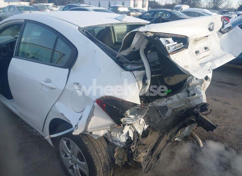 Photo 6 of 2017 Kia Forte LX (VIN 3KPFL4A79HE081555)