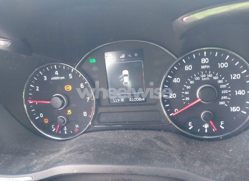 Photo 7 of 2017 Kia Forte LX (VIN 3KPFL4A79HE081555)