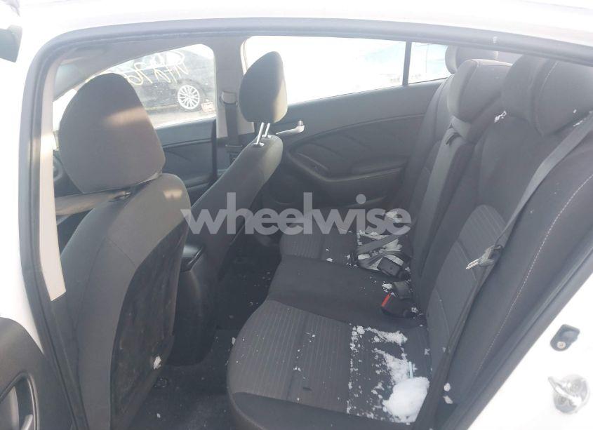 Photo 8 of 2017 Kia Forte LX (VIN 3KPFL4A79HE081555)