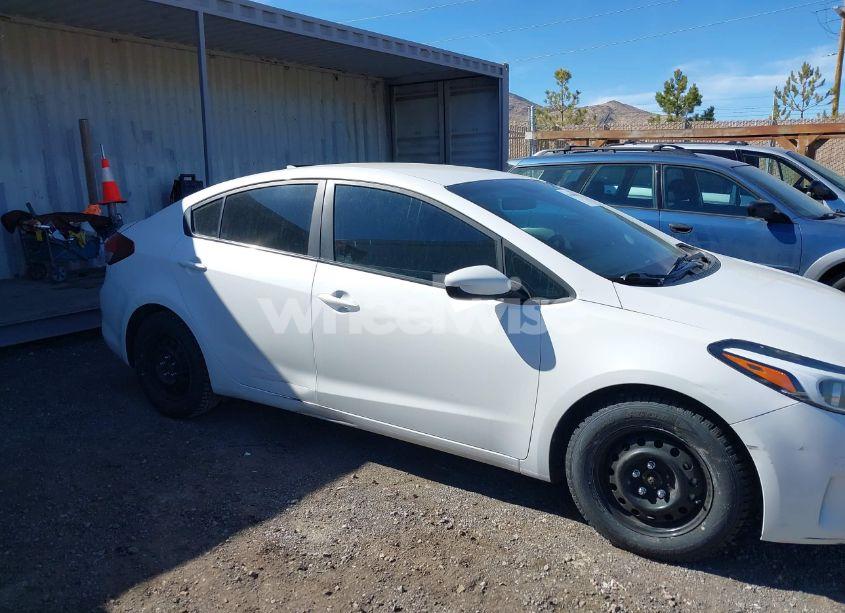 Photo 13 of 2017 Kia Forte LX (VIN 3KPFL4A79HE084567)