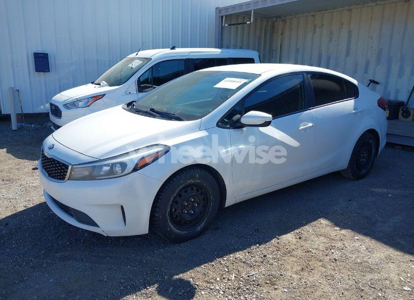 Photo 2 of 2017 Kia Forte LX (VIN 3KPFL4A79HE084567)