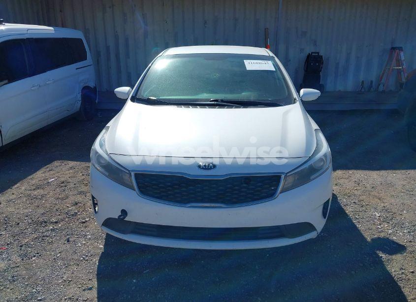 Photo 6 of 2017 Kia Forte LX (VIN 3KPFL4A79HE084567)