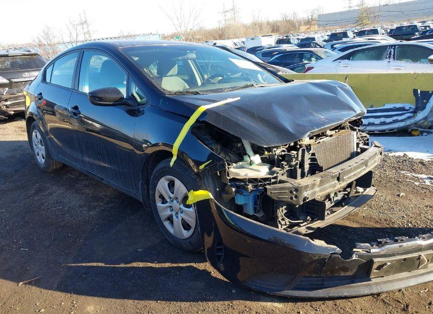 2017 Kia Forte LX (VIN 3KPFL4A79HE087937) main photo