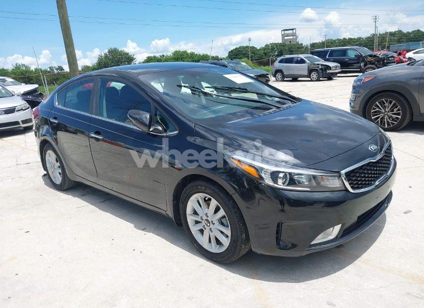 2017 Kia Forte S (VIN 3KPFL4A79HE095858) main photo