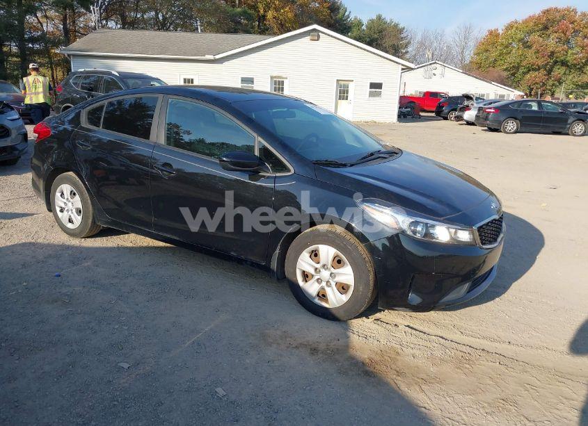 2017 Kia Forte LX (VIN 3KPFL4A79HE116028) main photo
