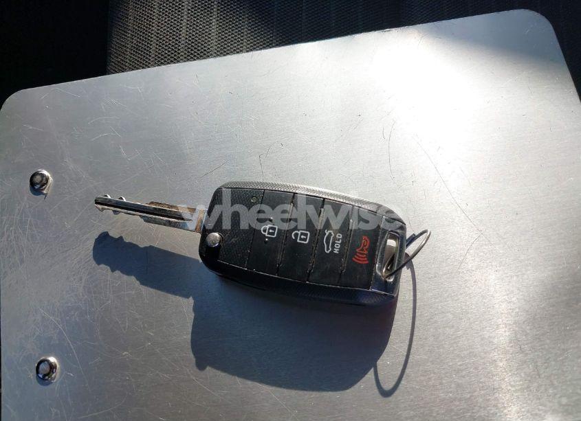 Photo 11 of 2017 Kia Forte LX (VIN 3KPFL4A79HE116028)