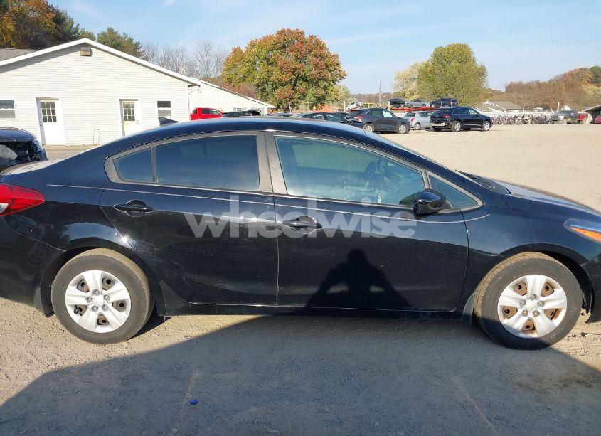 Photo 13 of 2017 Kia Forte LX (VIN 3KPFL4A79HE116028)