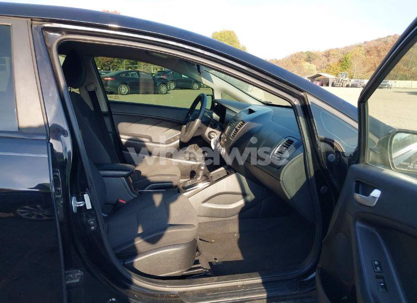 Photo 5 of 2017 Kia Forte LX (VIN 3KPFL4A79HE116028)