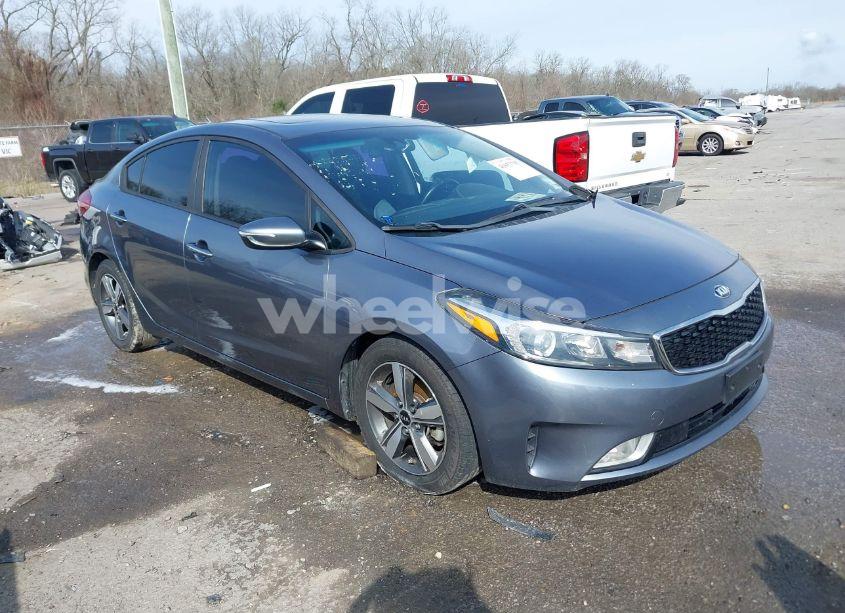 2018 Kia Forte S (VIN 3KPFL4A79JE194864) main photo