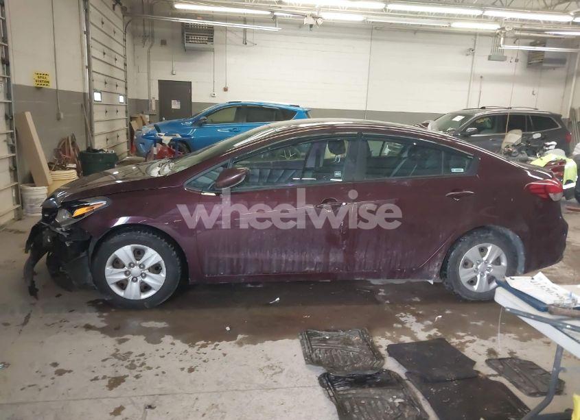 Photo 15 of 2018 Kia Forte LX (VIN 3KPFL4A79JE251337)