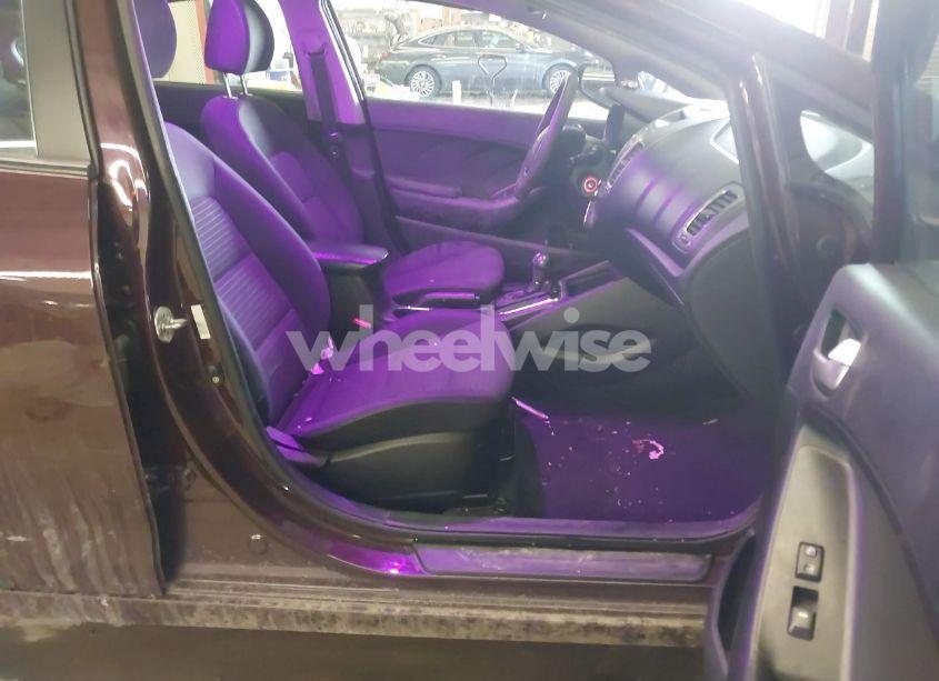 Photo 5 of 2018 Kia Forte LX (VIN 3KPFL4A79JE251337)