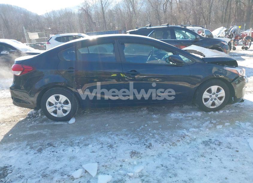 Photo 13 of 2017 Kia Forte LX (VIN 3KPFL4A7XHE061847)