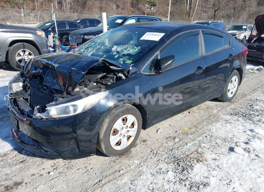 Photo 2 of 2017 Kia Forte LX (VIN 3KPFL4A7XHE061847)