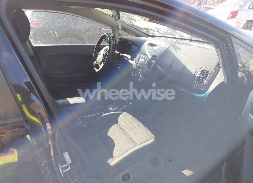 Photo 5 of 2017 Kia Forte LX (VIN 3KPFL4A7XHE061847)