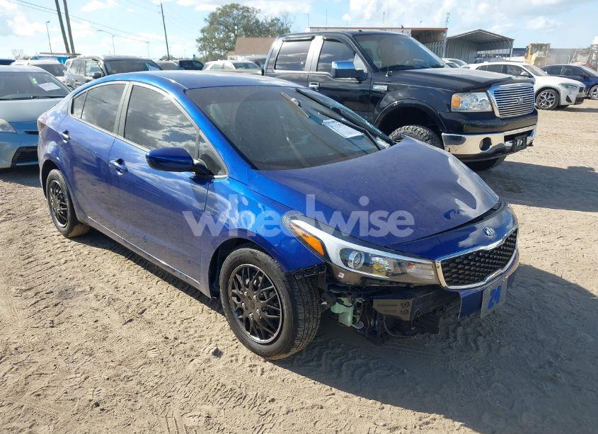 2017 Kia Forte LX (VIN 3KPFL4A7XHE110433) main photo