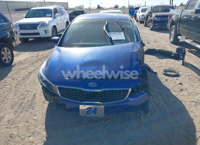 Photo 6 of 2017 Kia Forte LX (VIN 3KPFL4A7XHE110433)