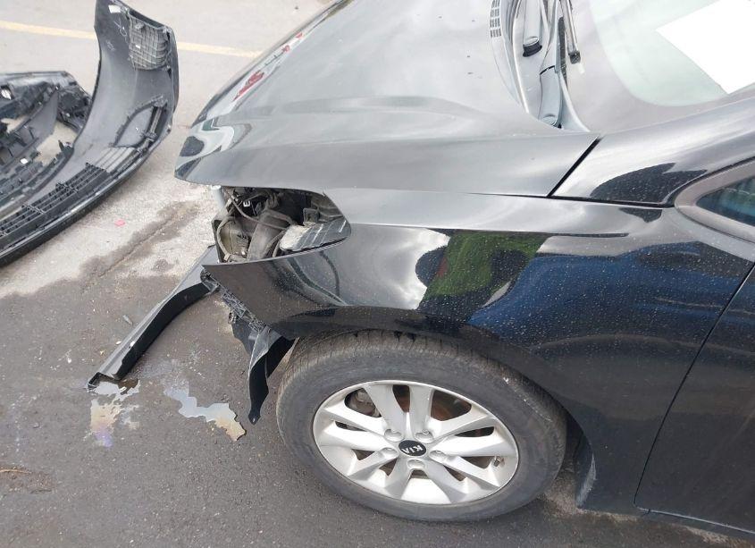 Photo 22 of 2017 Kia Forte LX (VIN 3KPFL4A7XHE150897)