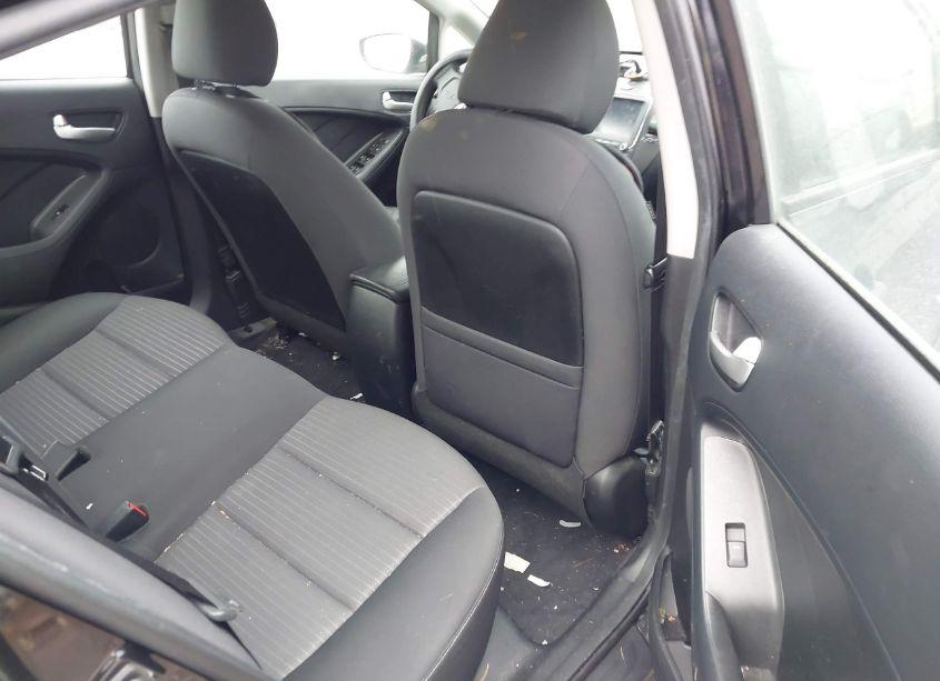 Photo 8 of 2018 Kia Forte LX (VIN 3KPFL4A7XJE170976)