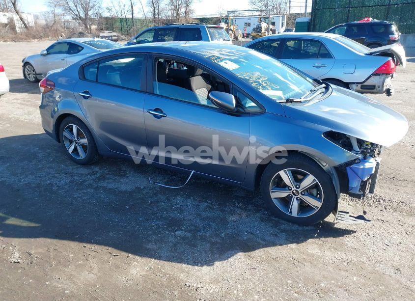 2018 Kia Forte S (VIN 3KPFL4A7XJE195604) main photo
