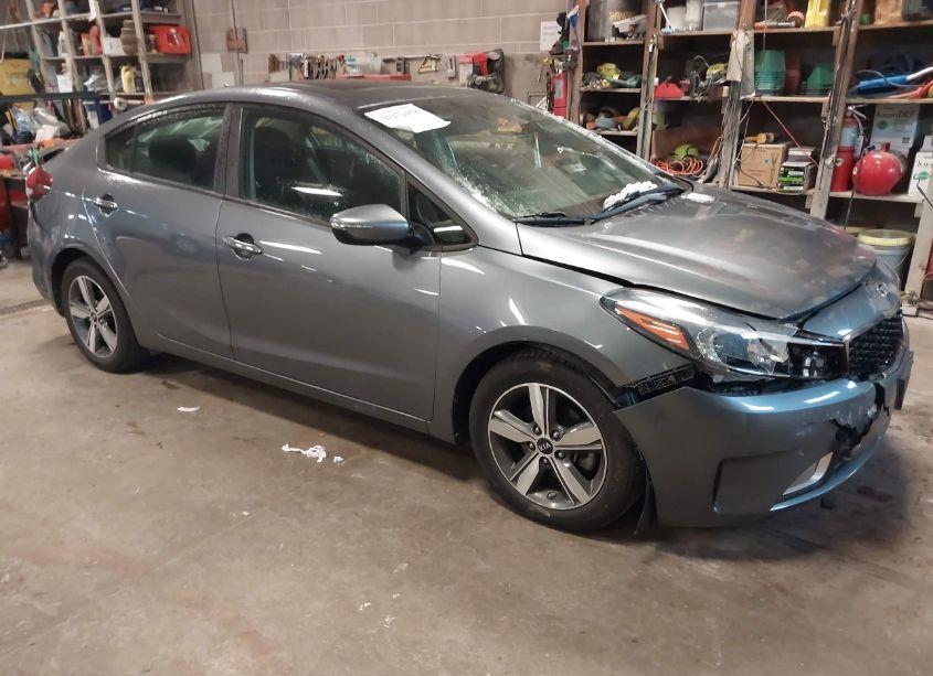 2018 Kia Forte S (VIN 3KPFL4A7XJE215656) main photo