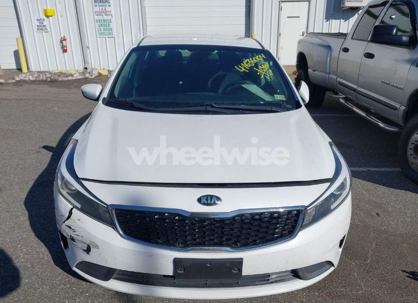 Photo 12 of 2018 Kia Forte LX (VIN 3KPFL4A7XJE246034)