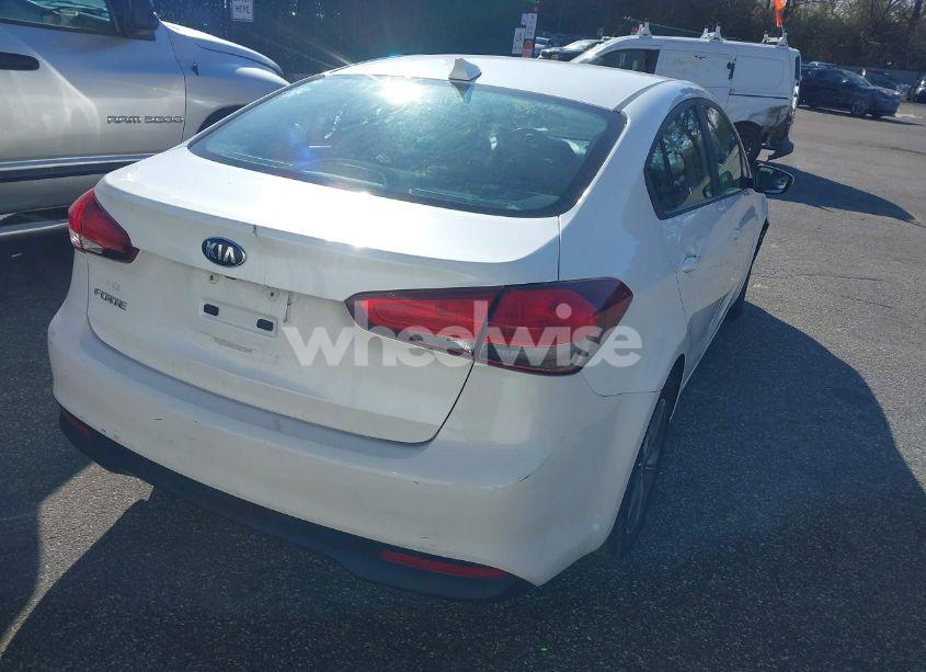 Photo 4 of 2018 Kia Forte LX (VIN 3KPFL4A7XJE246034)
