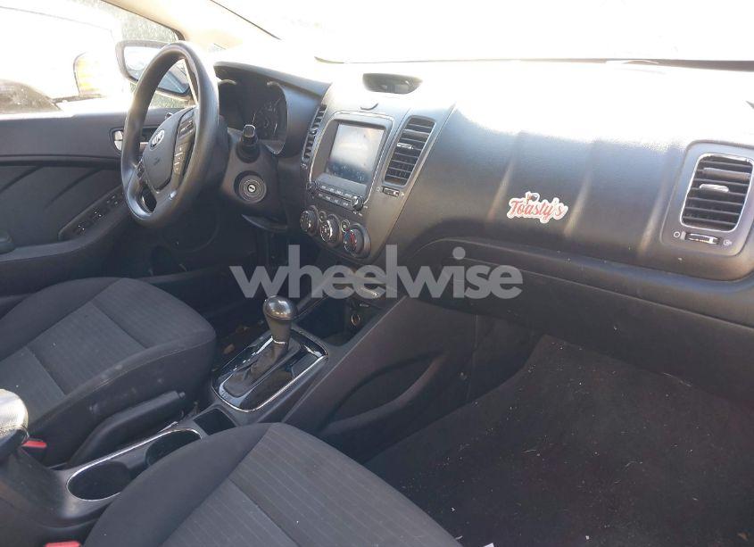 Photo 5 of 2018 Kia Forte LX (VIN 3KPFL4A7XJE246034)