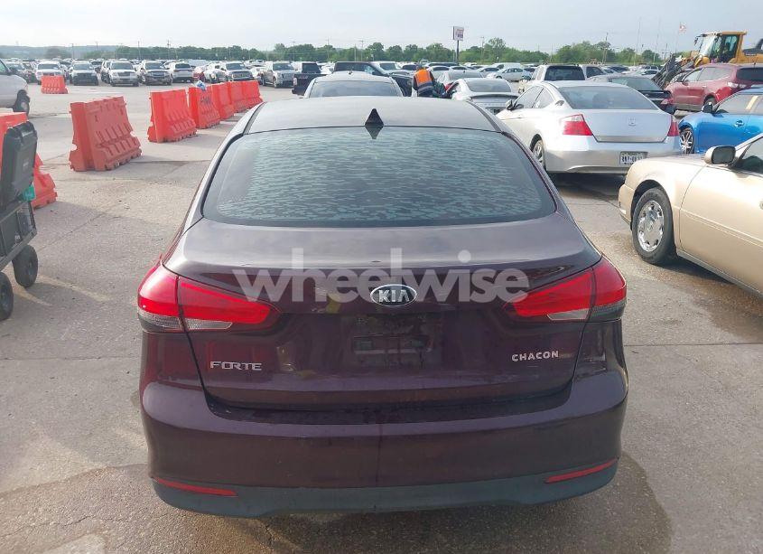 Photo 16 of 2018 Kia Forte LX (VIN 3KPFL4A7XJE251024)