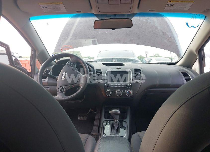 Photo 18 of 2018 Kia Forte LX (VIN 3KPFL4A7XJE251024)