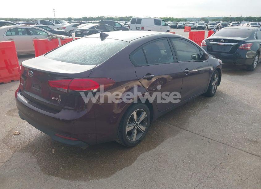 Photo 4 of 2018 Kia Forte LX (VIN 3KPFL4A7XJE251024)