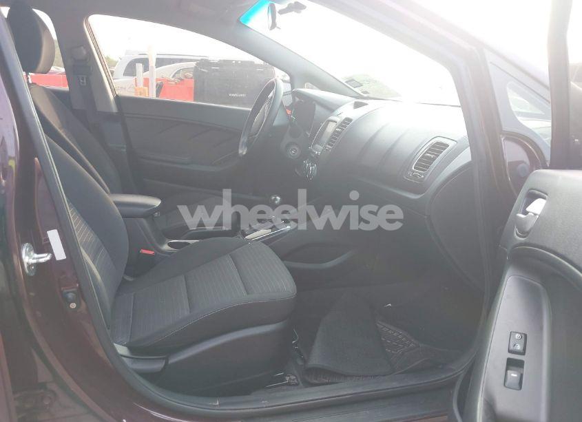 Photo 5 of 2018 Kia Forte LX (VIN 3KPFL4A7XJE251024)