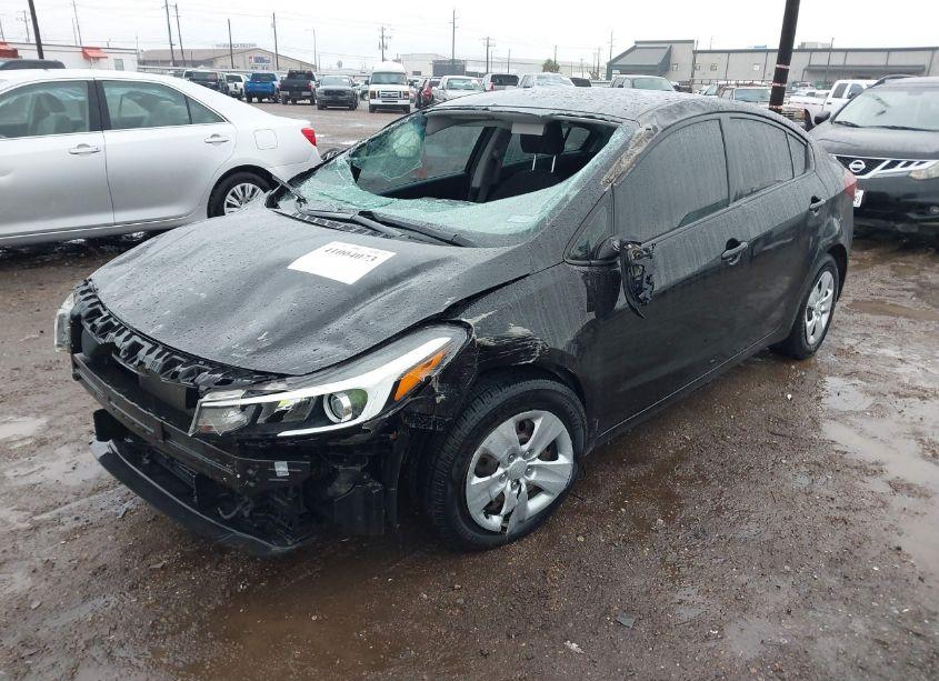 Photo 2 of 2018 Kia Forte LX (VIN 3KPFL4A7XJE255431)
