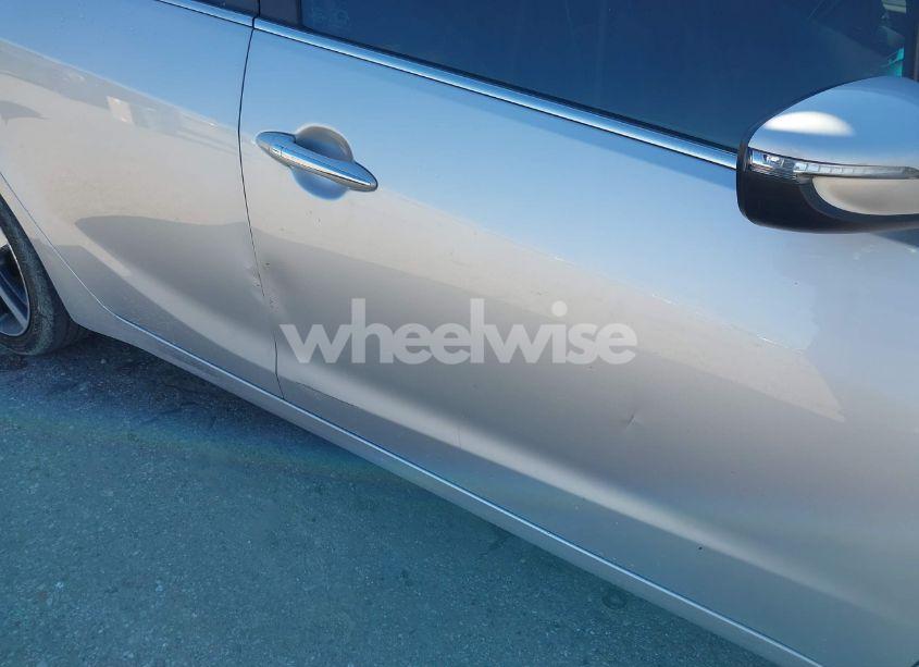 Photo 17 of 2017 Kia Forte EX (VIN 3KPFL4A84HE055468)