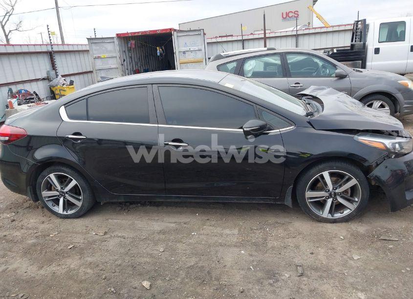 Photo 13 of 2017 Kia Forte EX (VIN 3KPFL4A87HE119275)