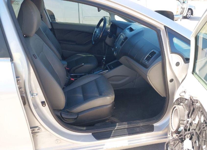 Photo 5 of 2017 Kia Forte EX (VIN 3KPFL4A8XHE088720)