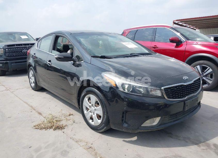 2017 Kia Forte EX (VIN 3KPFL4A8XHE093383) main photo