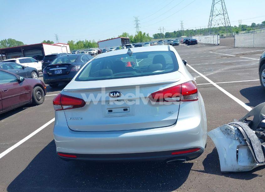 Photo 16 of 2018 Kia Forte EX (VIN 3KPFN4A88JE165326)
